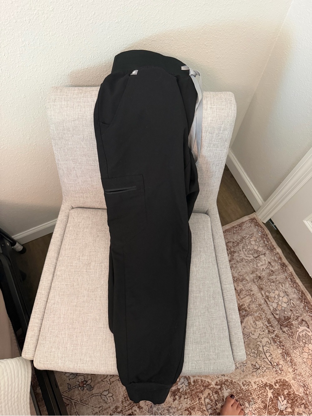 Women’s FIGS Black Jogger Scrub Pants